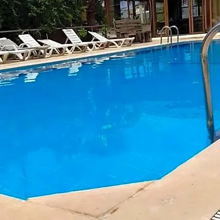 Efendi Hotel 3*